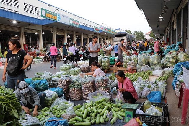 Chợ Bình Điền cung có những loại hàng hoá gì?