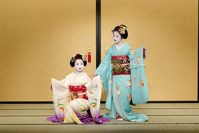 Bạn có thể gặp được Geisha tại buổi biểu diễn Gion Corner