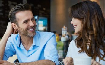 Giao tiếp bằng ánh mắt rất quan trọng giúp bạn tạo được ấn tượng