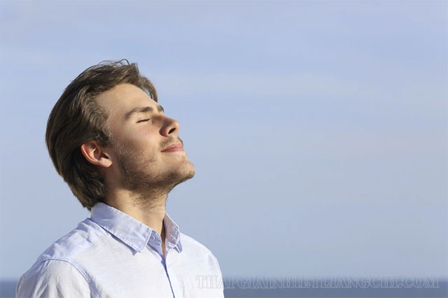 Hít thở sâu sẽ giúp ích trong việc cân bằng cảm xúc