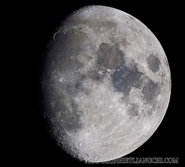 Hình ảnh trăng khuyết đầu tháng