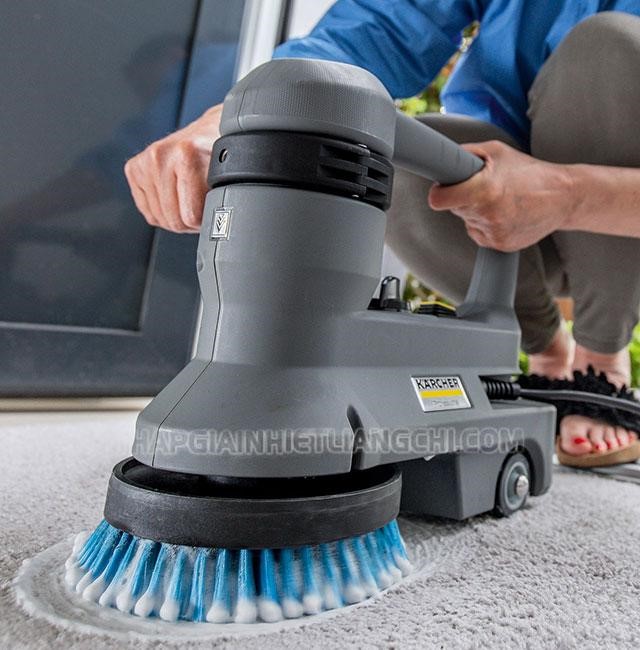 Máy chà sàn, thảm cầm tay mini – Thiết bị lau sàn, chà thảm nhỏ gọn và tiện lợi