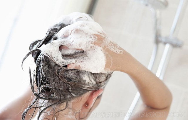 Shampoo tổng hợp có khả năng tạo bọt tốt nhưng không nên dùng lâu dài