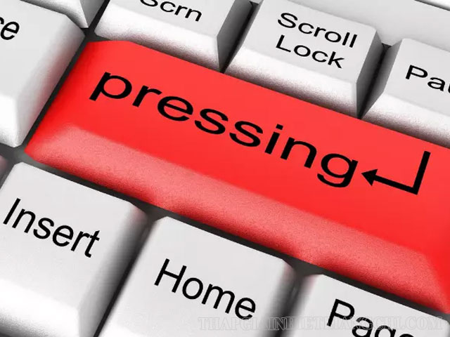 Pressing là việc tạo áp lực vào điều gì đó hay thứ gì đó